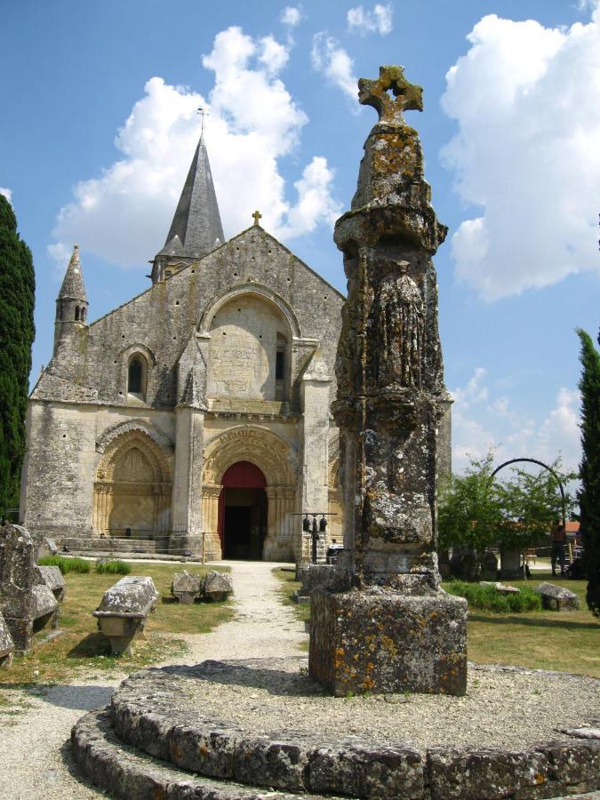 Bed and Breakfast Les Noyers Aulnay Aulnay  Экстерьер фото